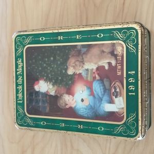 Vintage Oreo Christmas tin